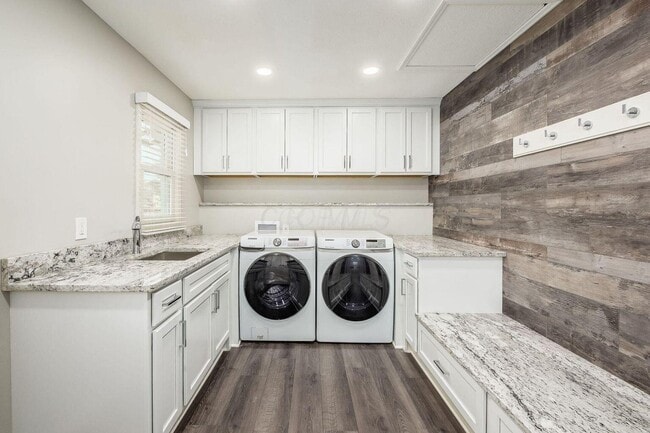 Building Photo - 1350 Marlyn Dr
