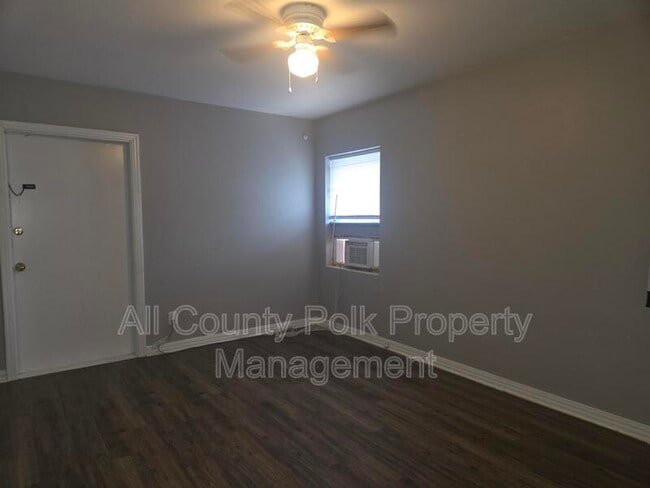 Building Photo - 936 E Lime St