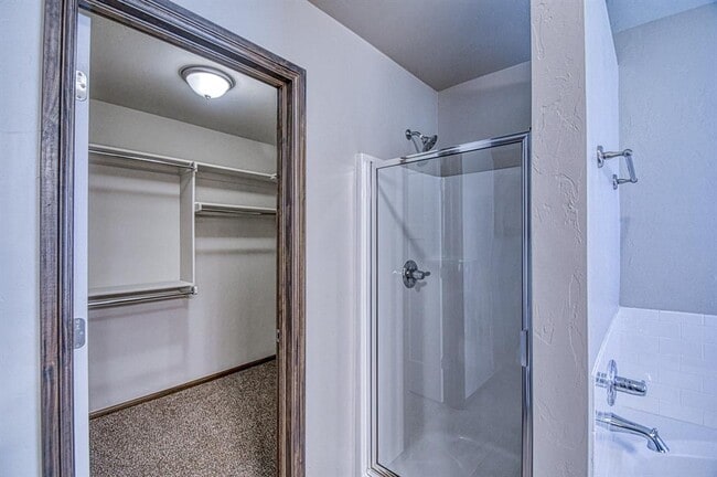 Building Photo - 432 Pergola St