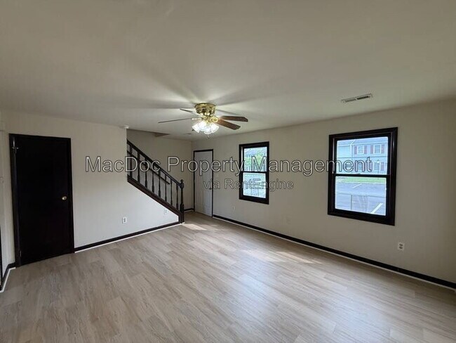 Building Photo - 5145 Cottonwood Ct