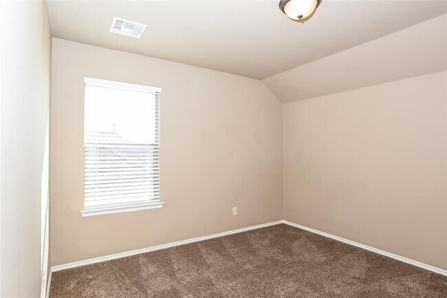 Building Photo - 7412 Comrade Ln