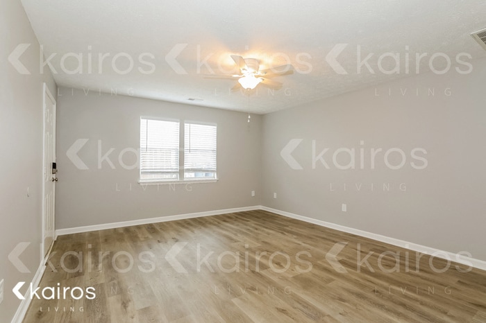 Building Photo - 415 Deer Park Dr
