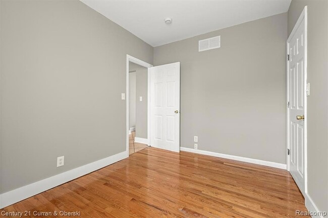 Building Photo - 1409 N Green St