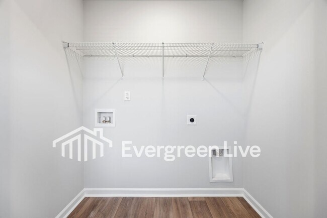 Building Photo - 1707 King Oaks Lp