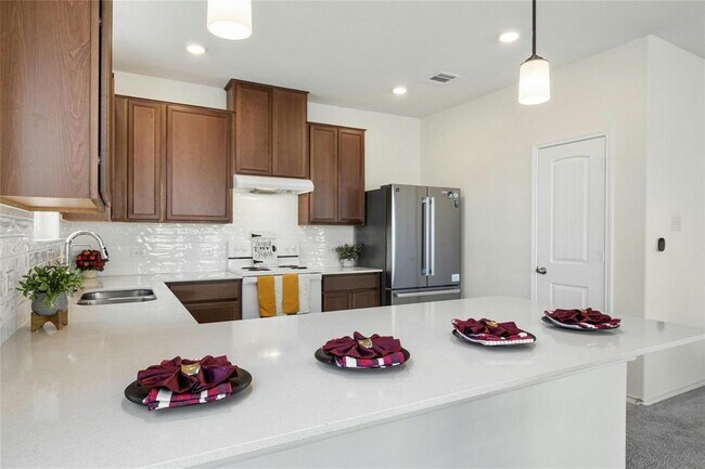 Building Photo - 402 Lynwood Gold Wy