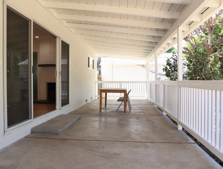 Building Photo - 22051 San Miguel St