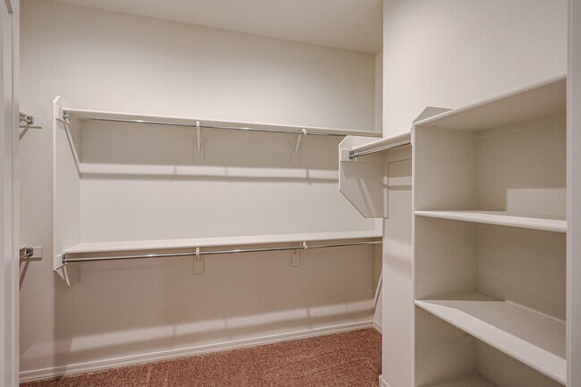 Building Photo - 4 Bedroom Home in Asante Community