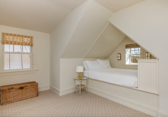 Building Photo - 63 Meadowmere Pl