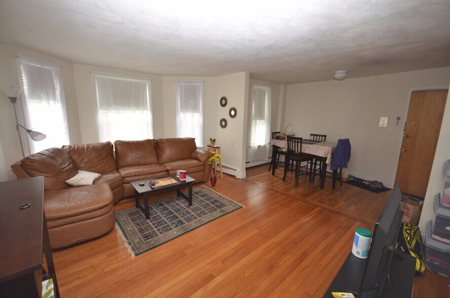 Building Photo - 320 Tappan St
