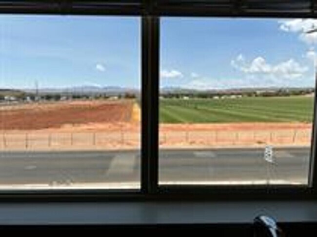 Building Photo - Red Vista Condos!