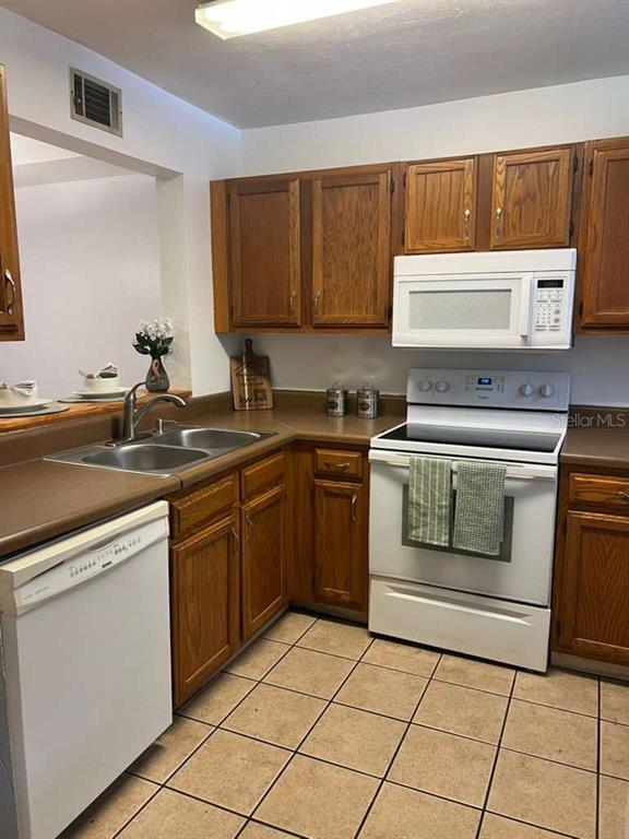 Building Photo - 4608 SW 44th Ln