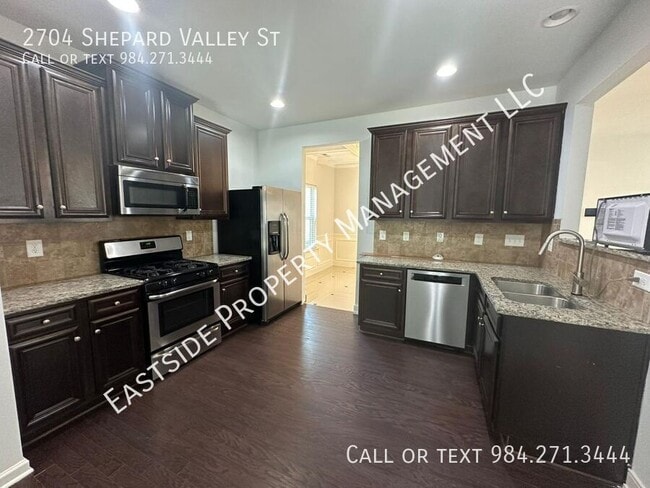 Building Photo - 2704 Shepherd Valley St