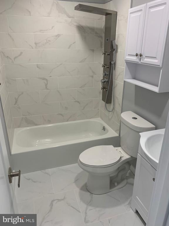 Building Photo - 5424 Rising Sun Ave