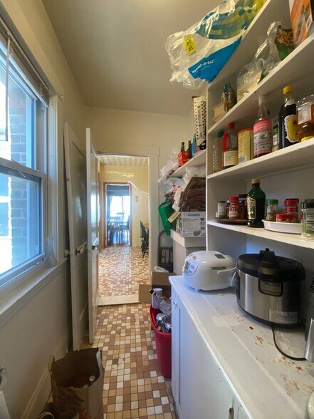 Building Photo - 164 Allston St