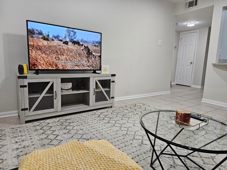 Building Photo - 2500 Houma Blvd