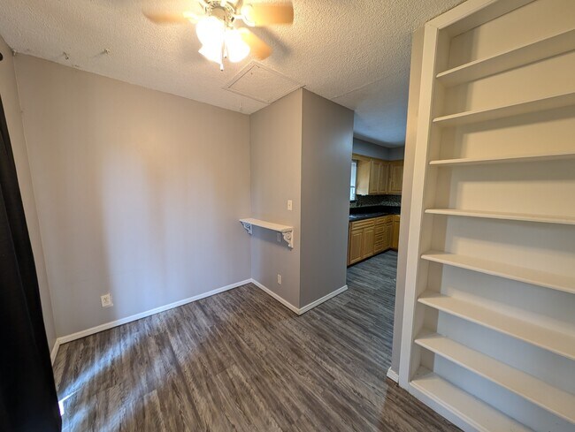 Building Photo - 8220 S College Ave