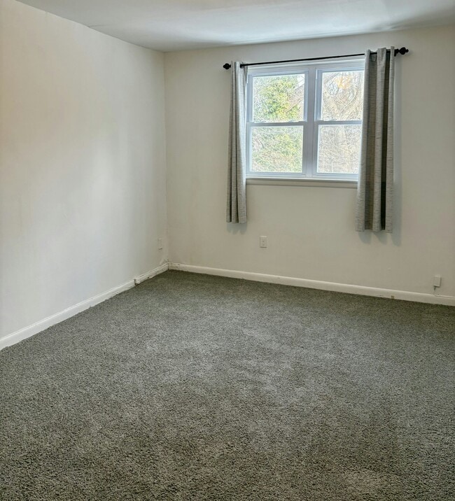 Building Photo - 2743 Cranston Rd