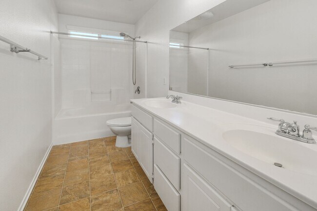 Building Photo - 46433 Vianne Ct