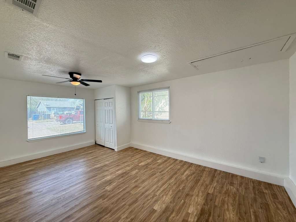 Building Photo - 5542 Snow Fox Dr