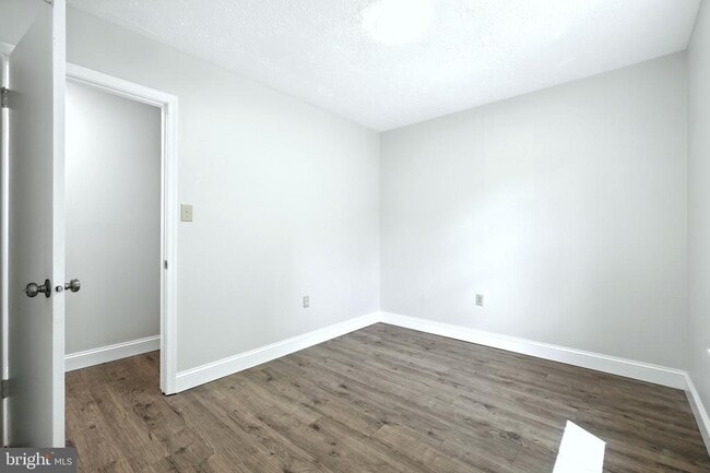 Building Photo - 3295 Jesmond Ct