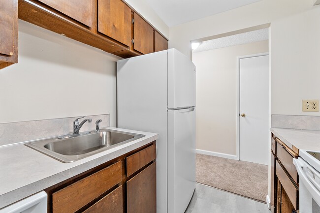 Building Photo - 325 N 29th Ave