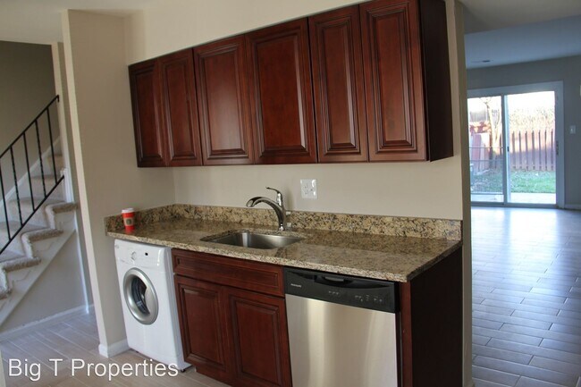 Building Photo - 3 br, 2.5 bath House - 8307 Irongate Way