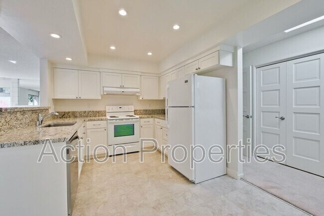 Building Photo - 71 Los Altos Square