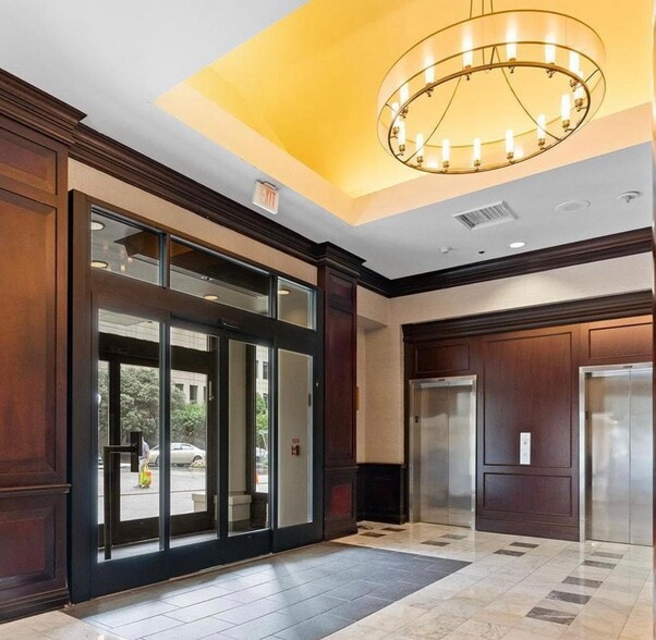 Building Photo - 2001 Hamilton St