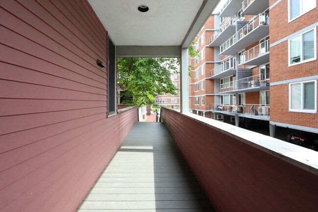 Building Photo - 336 Harvard St