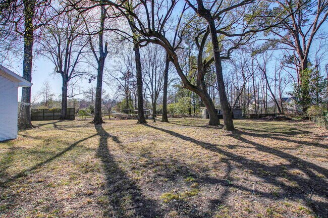 Building Photo - 605 Michigan Ct