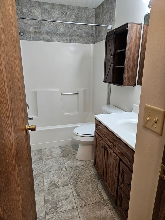 Building Photo - 216 Union St NE