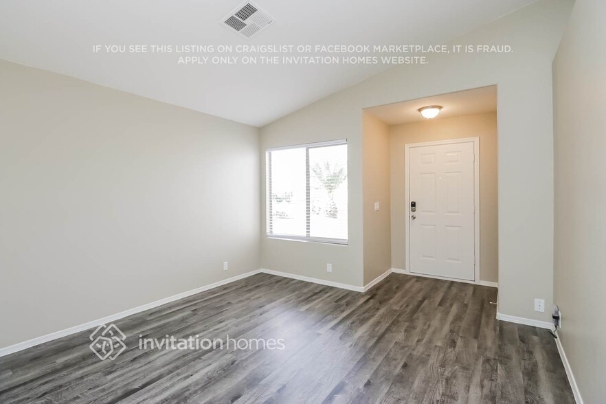 Building Photo - 15725 W Smokey Dr