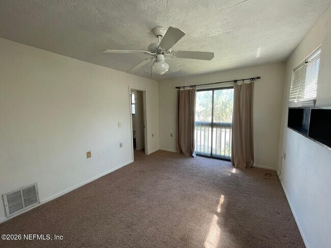 Building Photo - 2000 First St