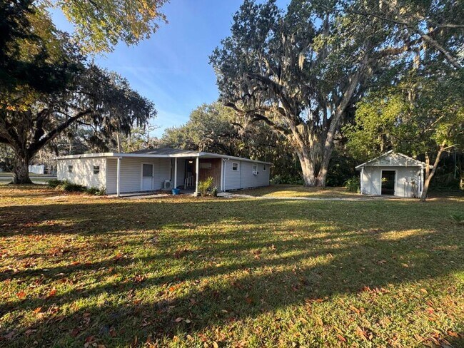 Building Photo - Charming 4 Bedroom in Port Orange