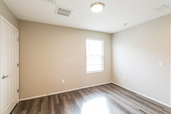 Building Photo - 6549 S Calle Diablo Dr