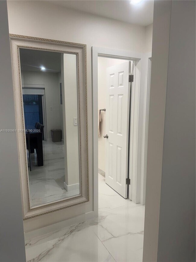 Building Photo - 3922 NE 166th St