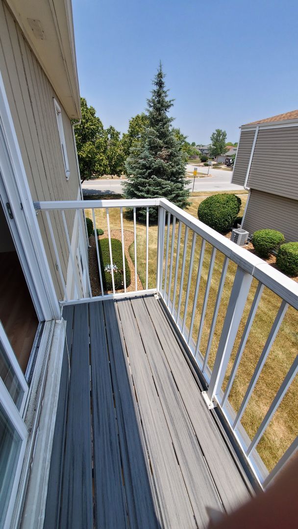 Building Photo - Tinley Park Condo