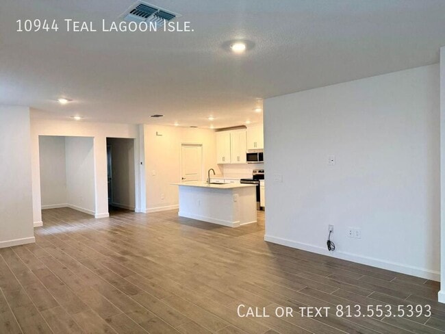 Building Photo - 10944 Teal Lagoon Isle