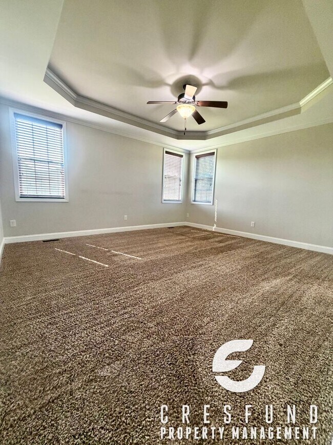 Building Photo - Spacious 3Br 2.5 Bath with Bonus room Fenced in yard
