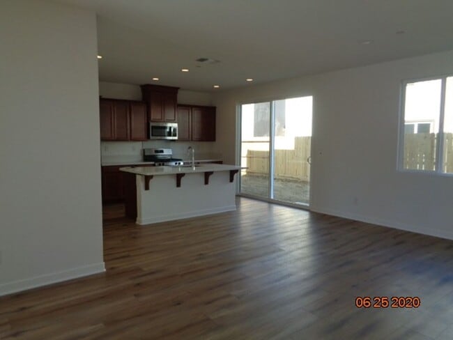 Building Photo - 519 Datura Dr