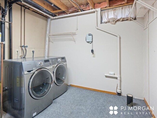 Building Photo - 3 bedroom , 2 bathroom House - Coming Soon