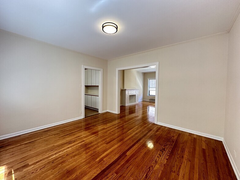 Building Photo - 1316 Oak Ave