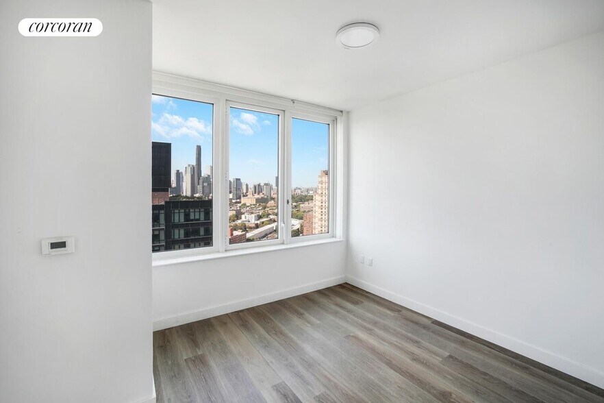 Building Photo - 595 Dean St