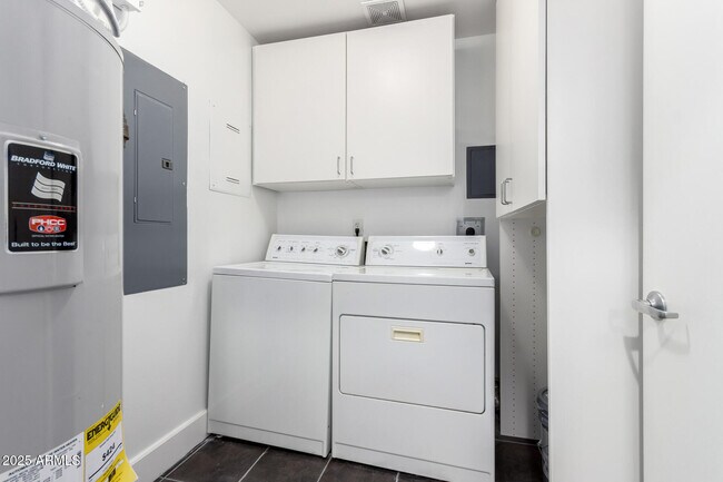 Building Photo - 1326 N Central Ave