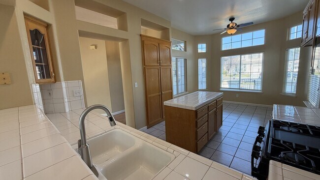 Building Photo - Single-Story Home for Lease – Manteca