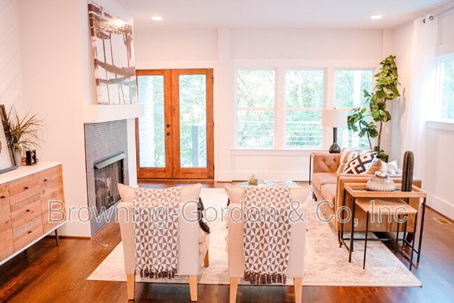 Building Photo - 2156 Byrum Ave