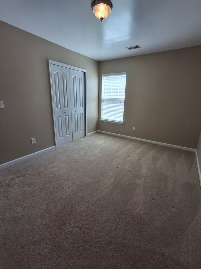Building Photo - Beautiful 3-Bedroom Home with Bonus Room i...