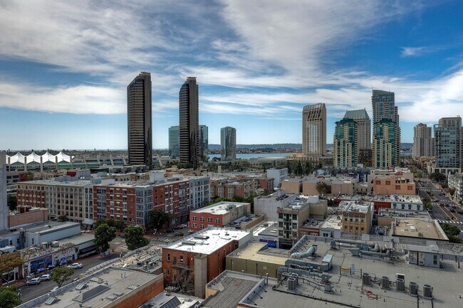 Building Photo - San Diego VIEW UNIT! Downtown  Gaslamp Quarter Three Weeks FREE Furnished  Studio -Available NOW!
