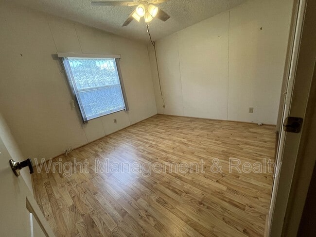Building Photo - 38202 Woodgate Ln