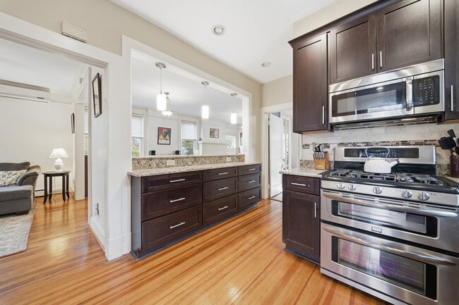 Building Photo - 710 Georgia Ave